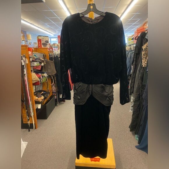 Vintage Small Black Velvet Dress - Picture 1 of 2